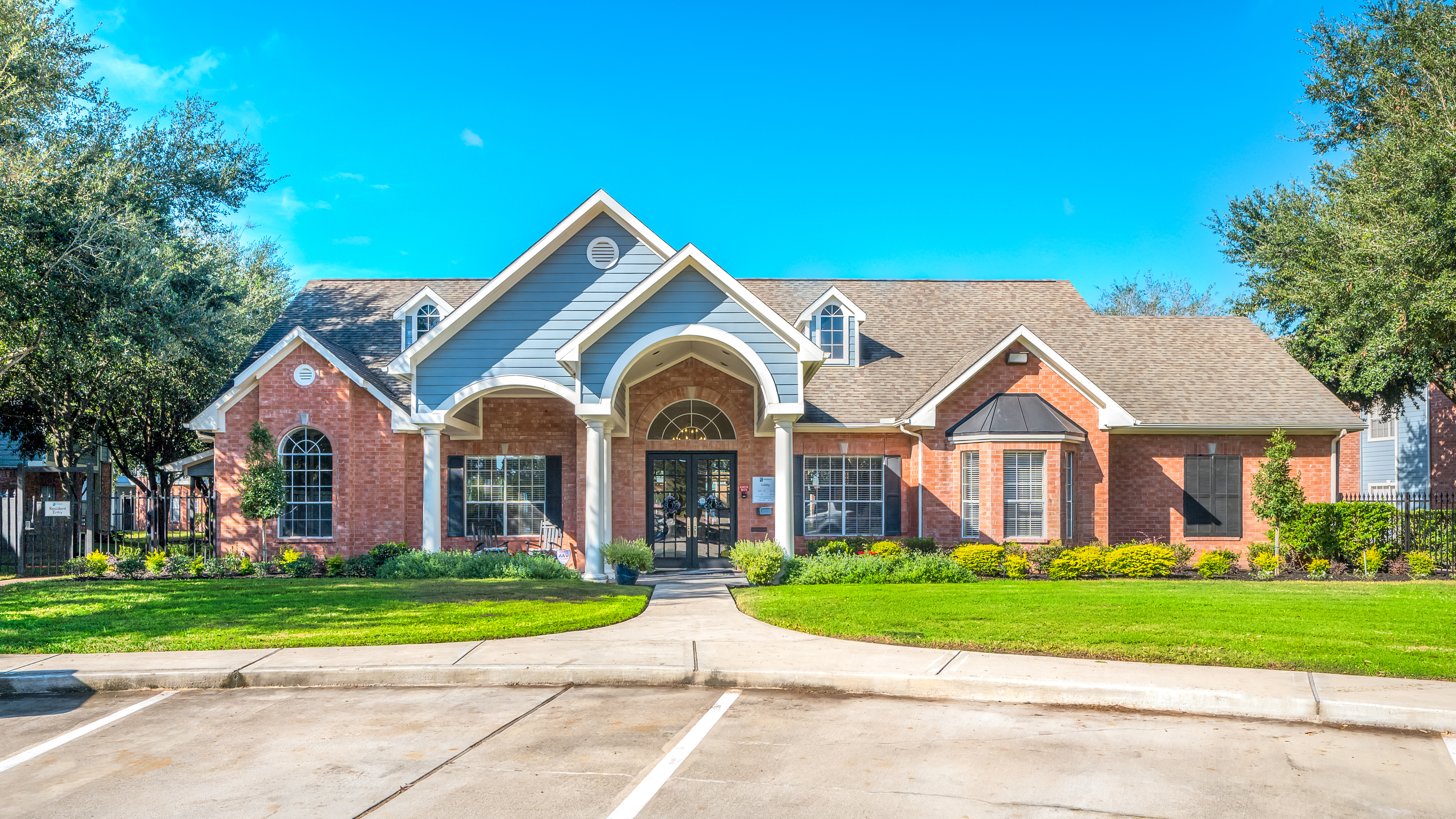 Riverbend Apartments 